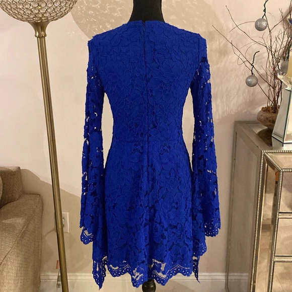 ALEXIS BLUE LACE ELONGATED BELL SLEEVE A-LINE MINI DRESS SZ.S - Picture 9 of 10